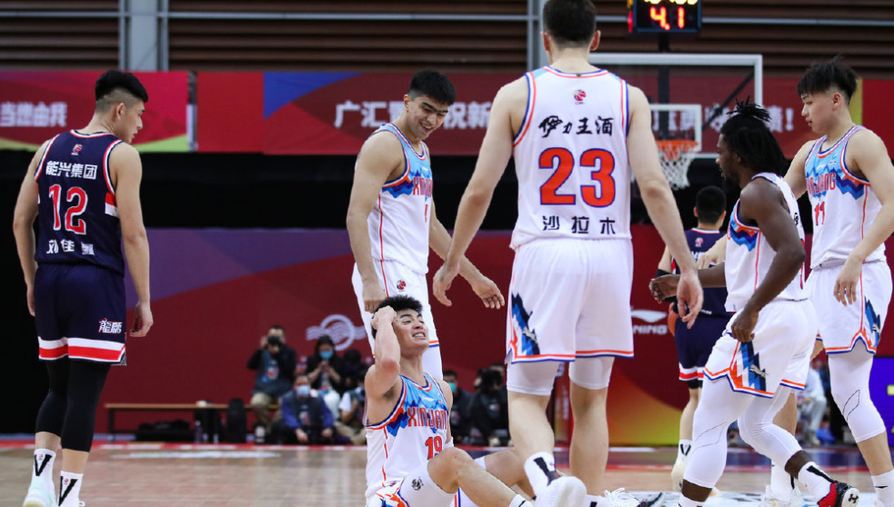 CBA常规赛训练课后走向成谜;勒沃库森内部沟通;更衣室稳定;阵容厚度经受考验(虎扑篮球cba专区) CBA常规赛训练课后走向成谜;勒沃库森内部沟通;更衣室稳定;阵容厚度经受考验(虎扑篮球cba专区)