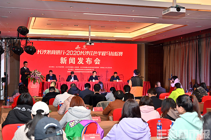 常规赛巅峰对决！徽州烈马队爆冷三湘风暴队，马拉松赛场再起波澜；细节处理更胜一筹(2024衡阳马拉松直播)