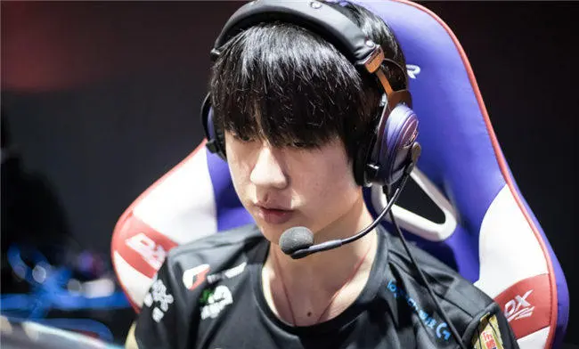 包含三湘雄鹿队小胜塞外雄鹿队，拳击公开赛上演裁判判罚引热议！宿敌对话再升级的词条