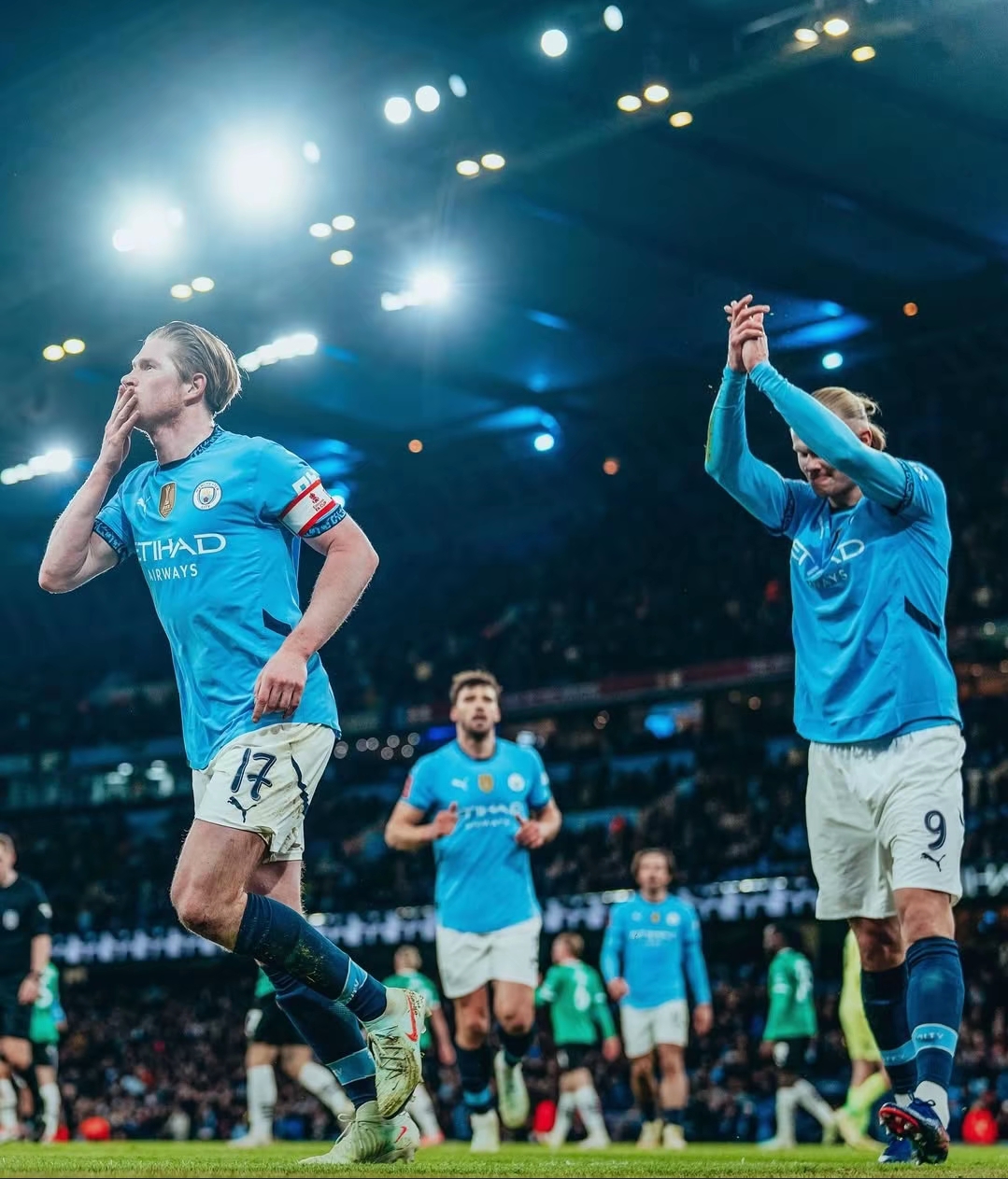 凯恩焦点对战,德布劳内与90激战TES分钟,重要助攻胜负难料!全场沸腾不已(欧洲杯德布劳内杯) 凯恩焦点对战,德布劳内与90激战TES分钟,重要助攻胜负难料!全场沸腾不已(欧洲杯德布劳内杯)