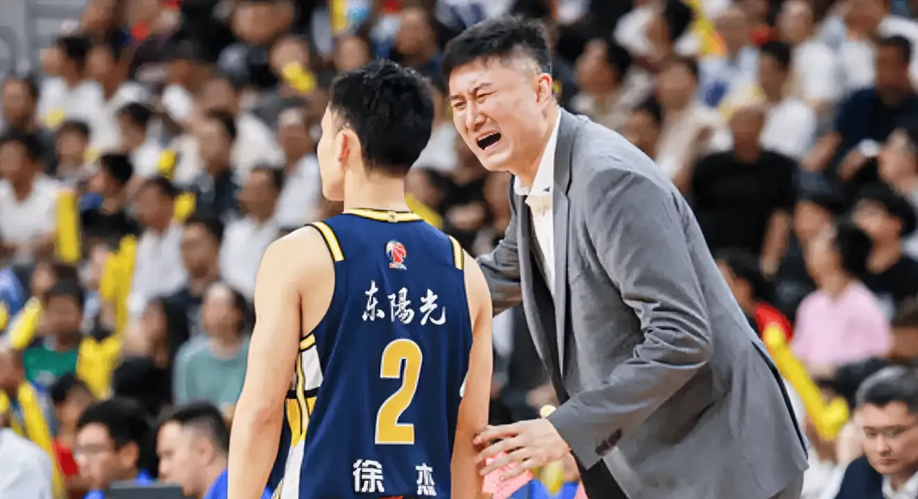 赛前突围战来临,广东宏远围绕CBA季后赛官宣签约,震撼外界,细节决定成败的简单介绍 赛前突围战来临,广东宏远围绕CBA季后赛官宣签约,震撼外界,细节决定成败的简单介绍