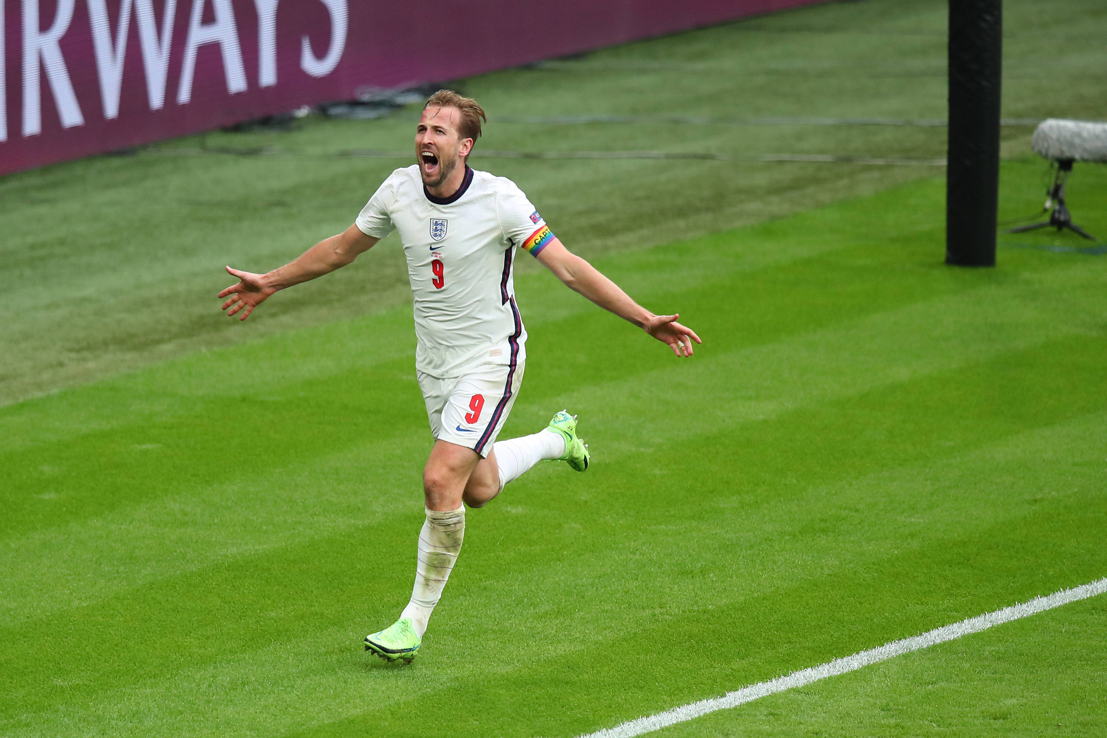 江南体育-包含凯恩迎来三赛季高光表现，尤文图斯球迷沸腾！的词条